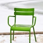 Des chaises au couleur british pour donner du style à votre terrasse