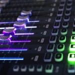 Contacter un dj professionnel sur internet pour votre soirée privée