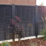 Améliorez le confort de votre jardin avec des palissades en bois !