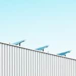 Optez pour des panneaux solaires, même avec une toiture plate !