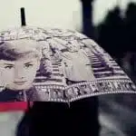 Des tongs et des parapluies publicitaires pour l’été