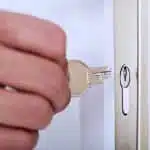 Comment retirer une clé bloquée ?