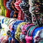 Écharpe, foulard, étole: quelles différences?