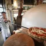 Ces pizzerias parisiennes qui n’emploient que des Italiens : est-ce illégal ?