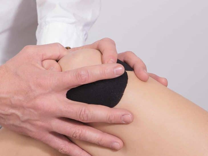 Quel médecin consulter pour une douleur au genou ?