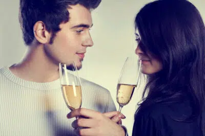 couple jeune champagne