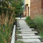 Comment séparer proprement votre allée et votre gazon ?